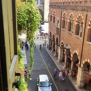  Apartamento Casa Martini Piazza Erbe Italia